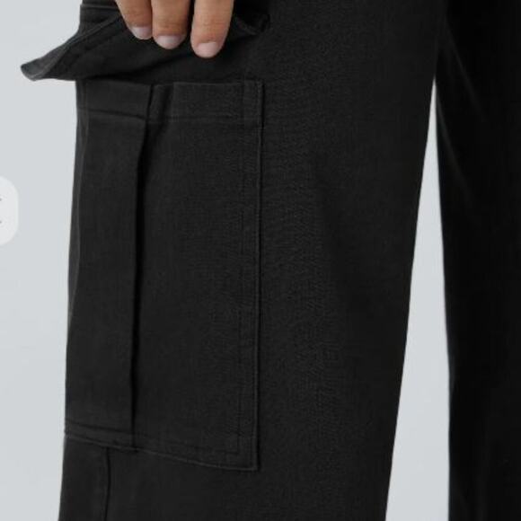 Halara Flex Mid Rise Multiple Pockets Straight Leg Stretchy Knit Cargo Jeans NWT - Picture 2 of 5